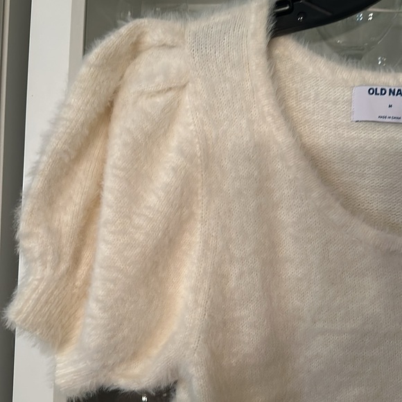 NWT Old Navy size M fuzzy puff-sleeve sweater - Picture 4 of 8